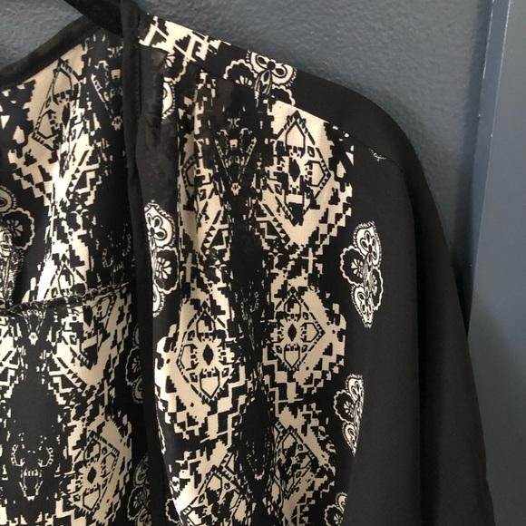 Allover Pattern Kimono - Picture 4 of 4